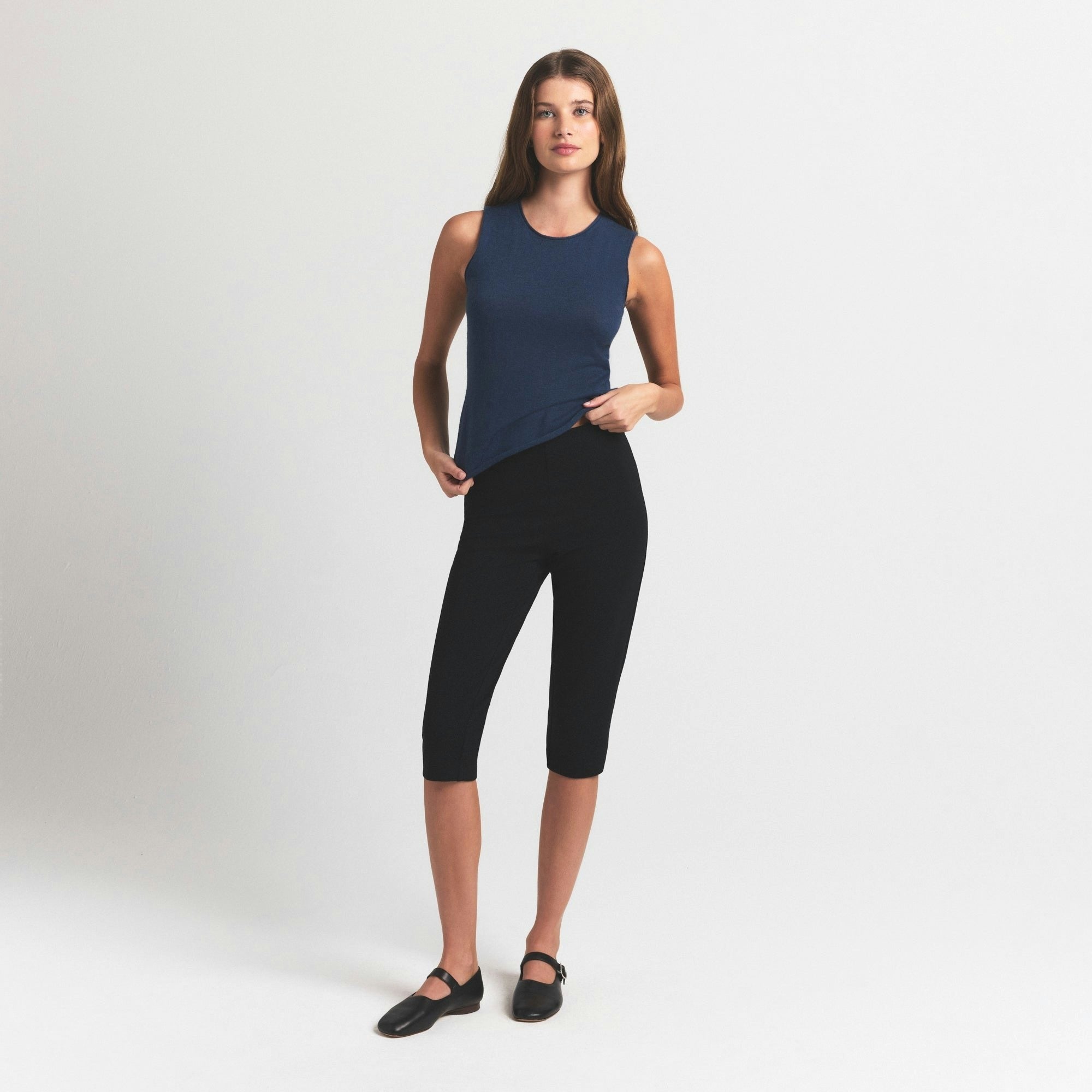 SLEEVELESS TOP