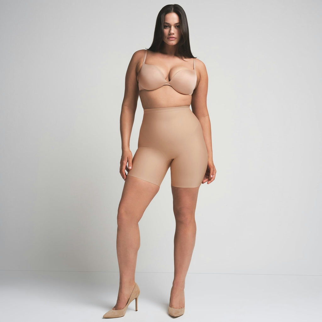 CORE SCULPT MID RISE SHORT