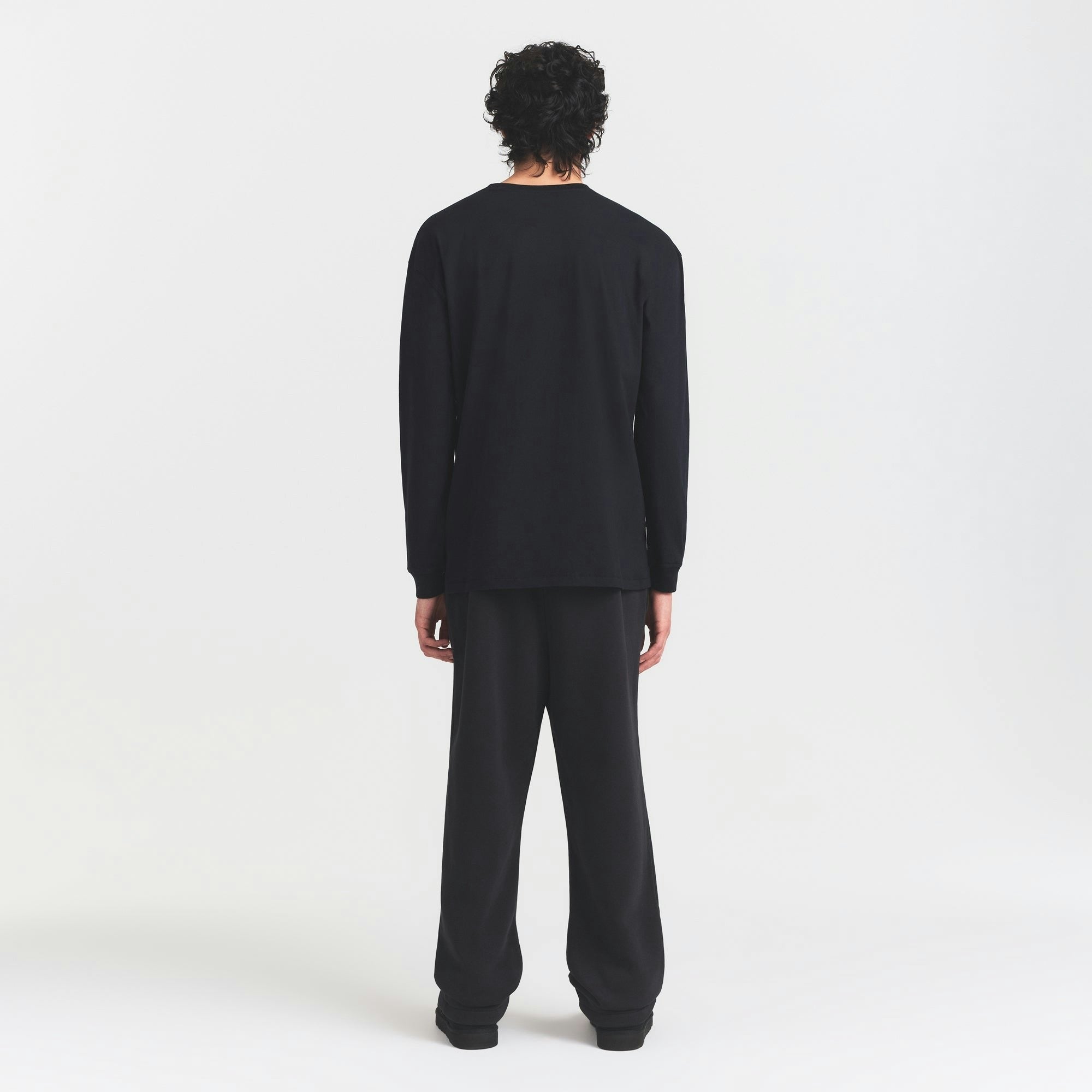 MENS RELAXED LONG SLEEVE T-SHIRT