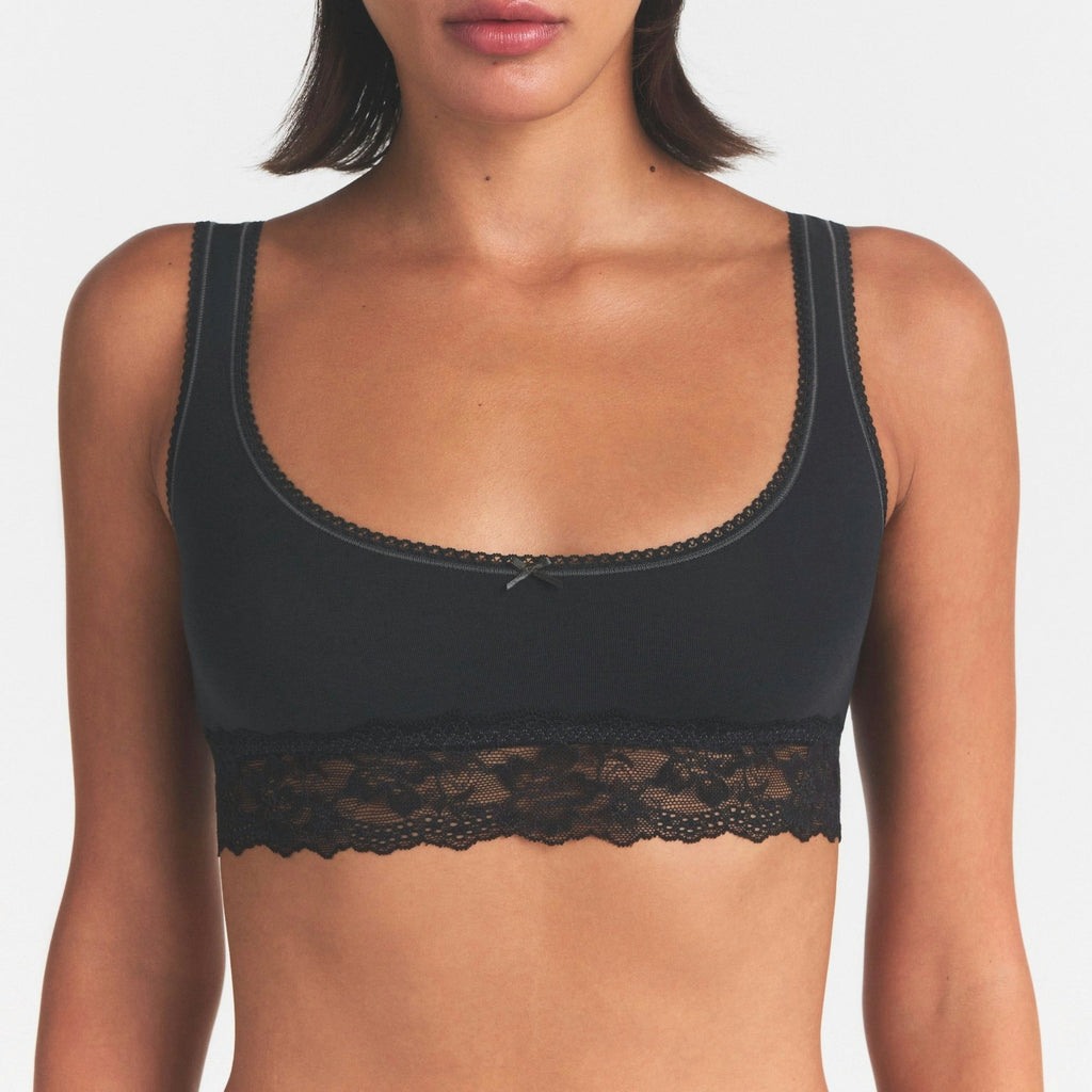 LACE SCOOP BRALETTE