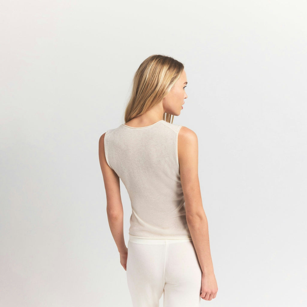 SLEEVELESS TOP