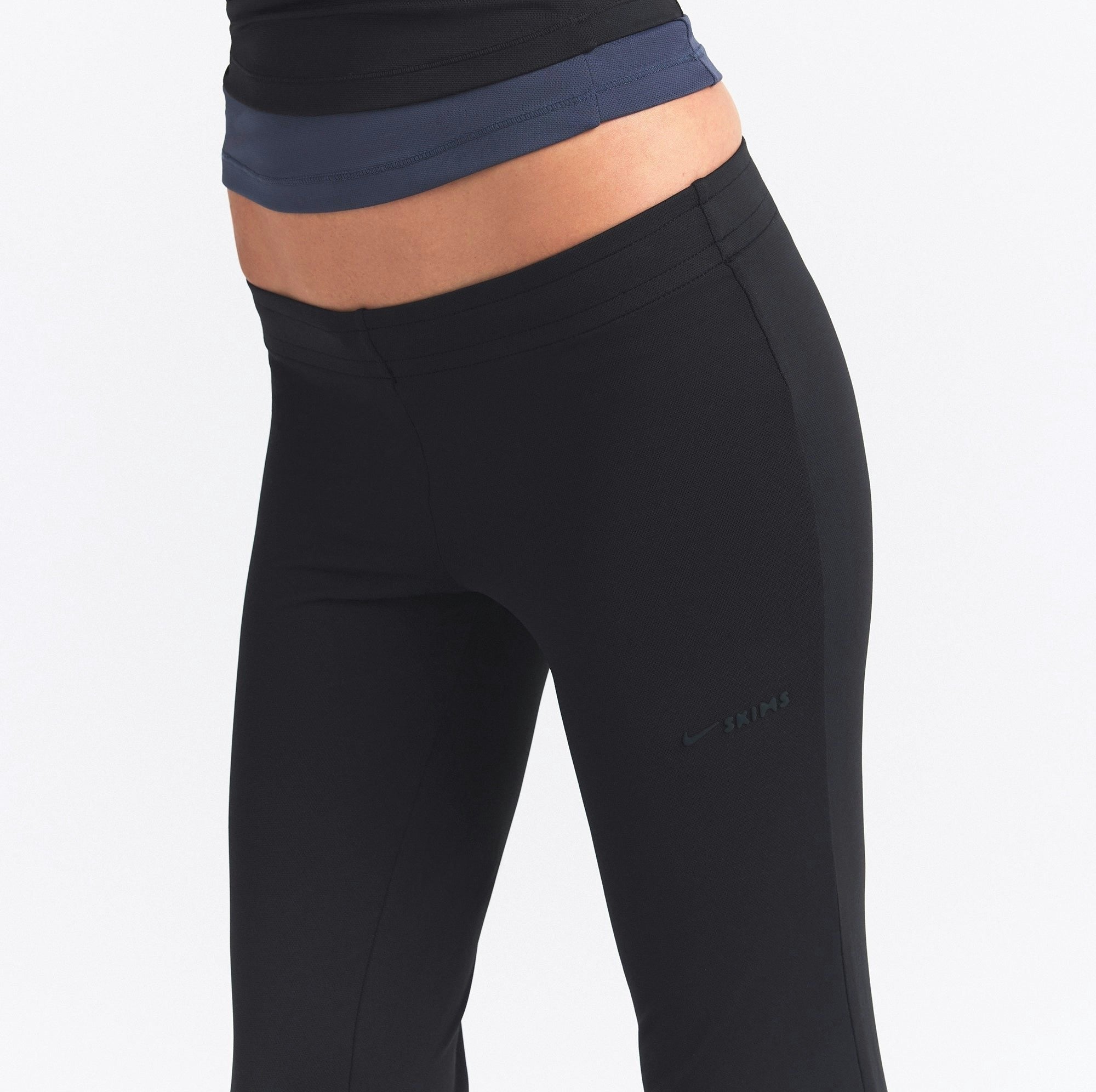 LOW RISE MINI FLARE PANT