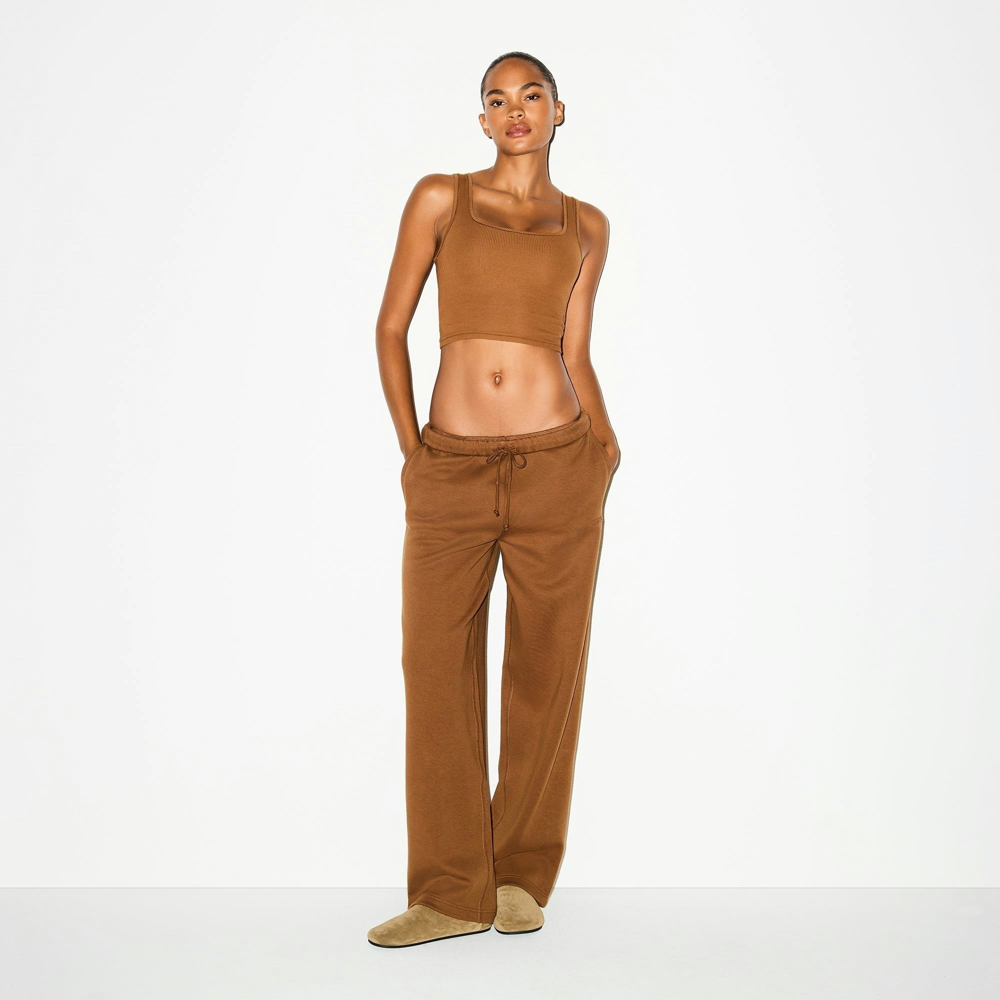 CLASSIC STRAIGHT LEG PANT