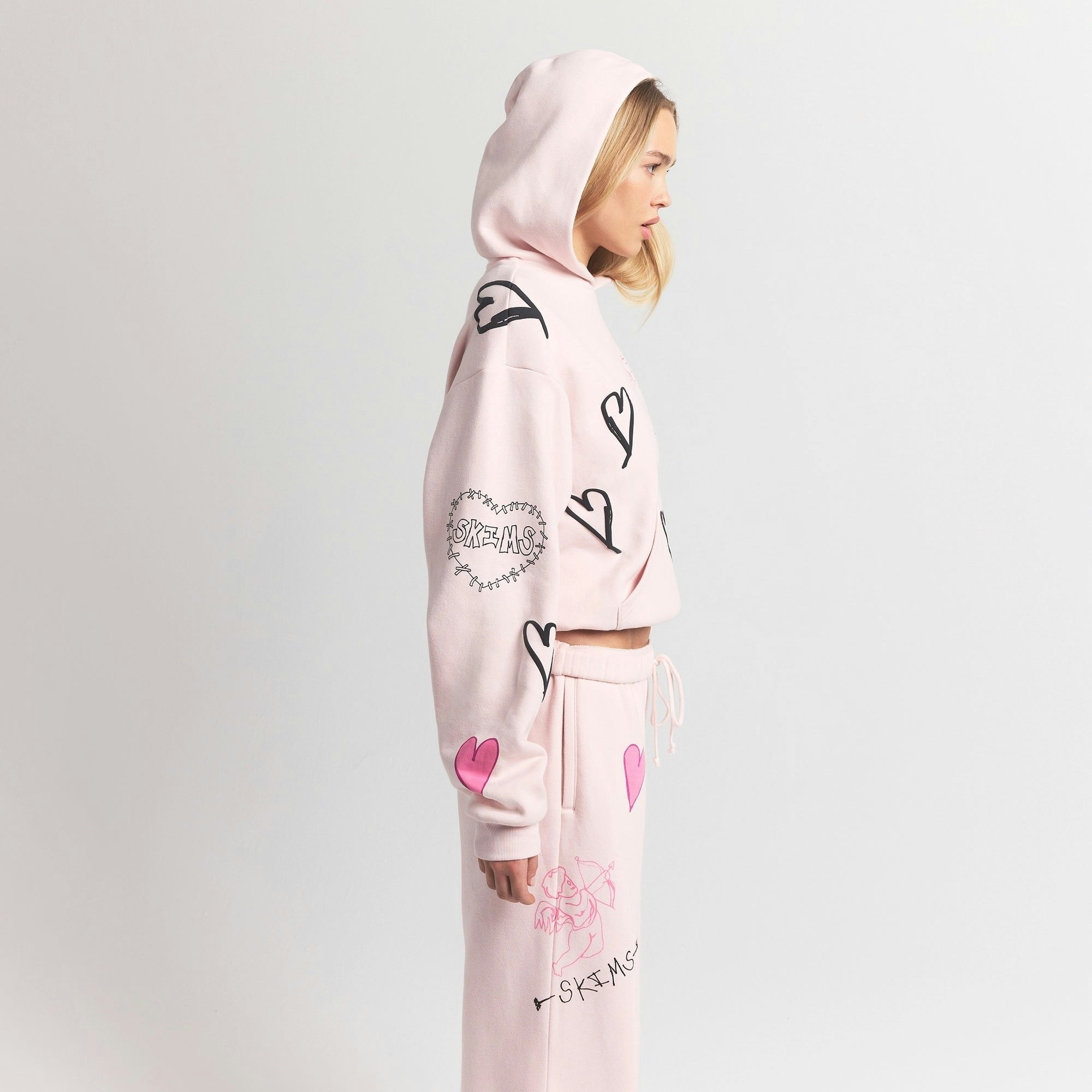 CLASSIC HOODIE