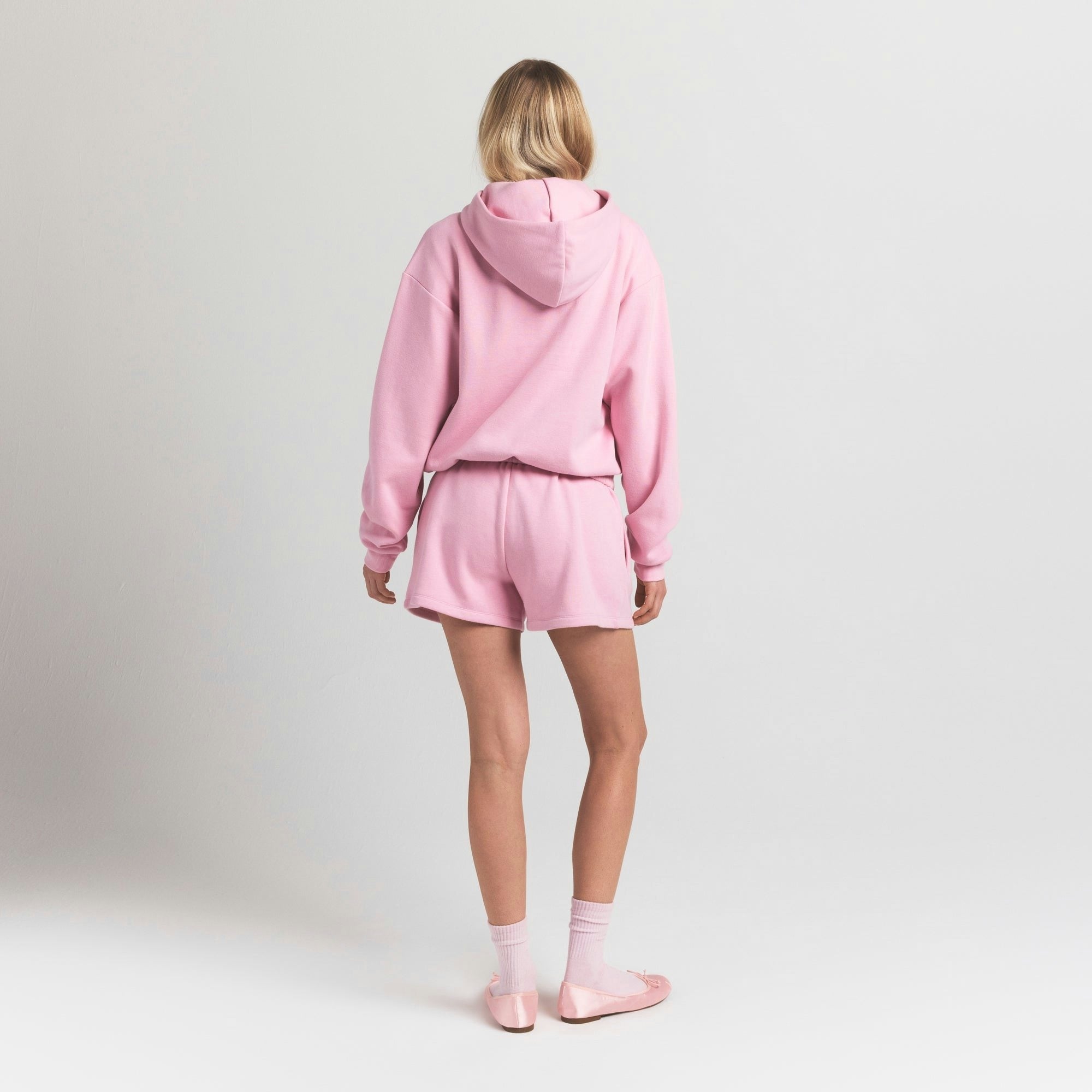 CLASSIC HOODIE